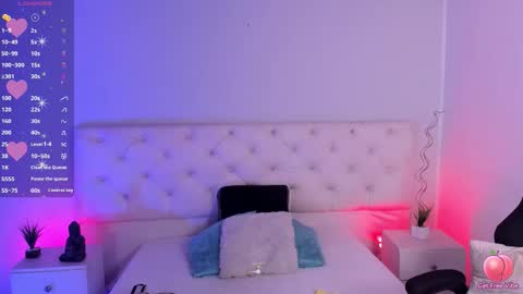 Aron cruz  online show from 10.07.25