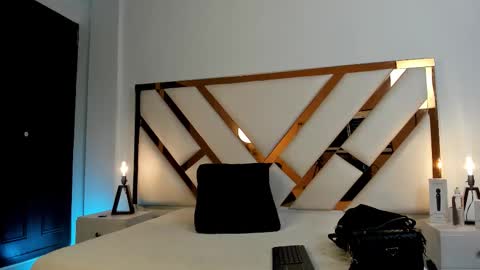 Aron cruz  online show from 03.04.26