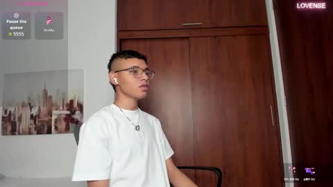 aron_pipeer online show from 09.15.25