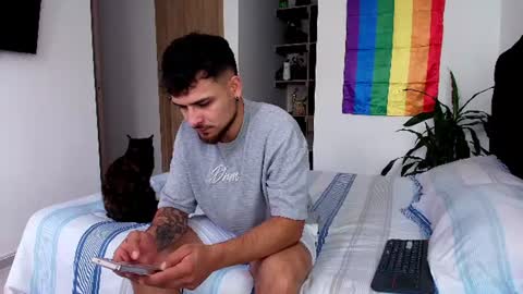 Snapshot of aron_santoro1 chatting on 06.22.26 Aron Santoro online show from 06.22.26