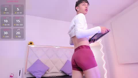 Snapshot of aron_tay chatting on 12.22.24 your aron online show from 12.22.24