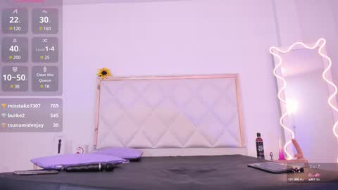 Snapshot of aron_tay chatting on 12.27.24 your aron online show from 12.27.24