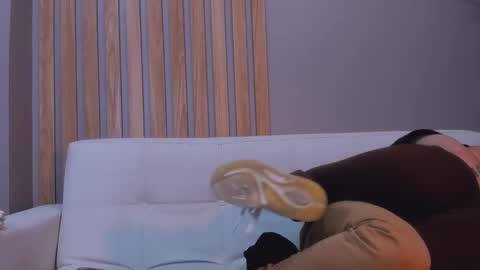 Aron and Luna online show from 10.22.25