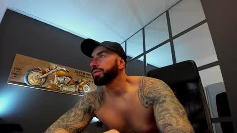 AronGrant online show from 01.08.25