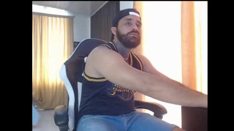 Snapshot of aronmiller404 chatting on 11.06.25 aronmiller online show from 11.06.25