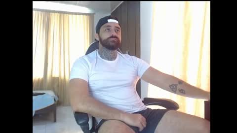 Snapshot of aronmiller404 chatting on 11.08.25 aronmiller online show from 11.08.25