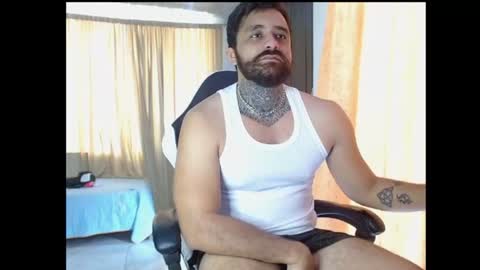 Snapshot of aronmiller404 chatting on 11.10.25 aronmiller online show from 11.10.25