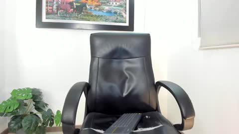 Snapshot of aroon_connor chatting on 02.09.25 online show from 02.09.25