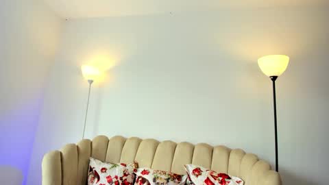   online show from 12.04.25