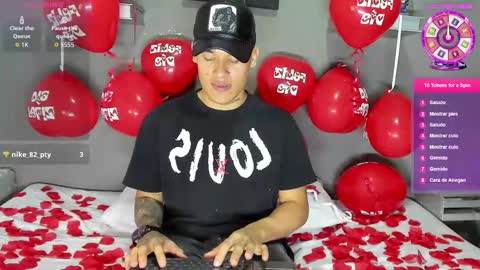 Snapshot of aroon_fit chatting on 02.16.26 AROON HOT online show from 02.16.26