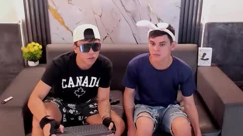 Aroon   online show from 04.04.26