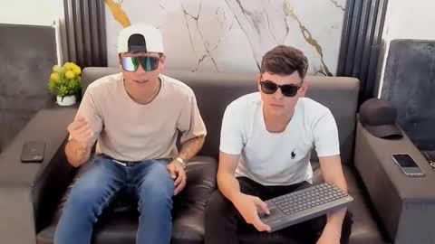 Aroon   online show from 04.11.26