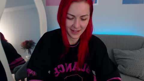 arri_ella online show from 09.18.25