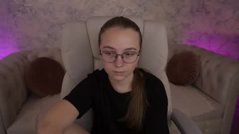 Snapshot of arrinawair chatting on 10.01.25 arrinawair online show from 10.01.25