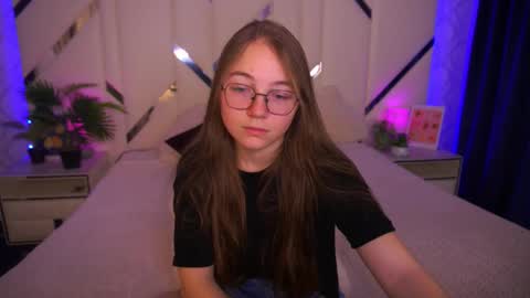 Snapshot of arrinawair chatting on 11.03.25 arrinawair online show from 11.03.25