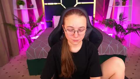 Snapshot of arrinawair chatting on 11.05.25 arrinawair online show from 11.05.25