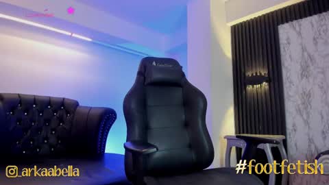    online show from 03.04.25