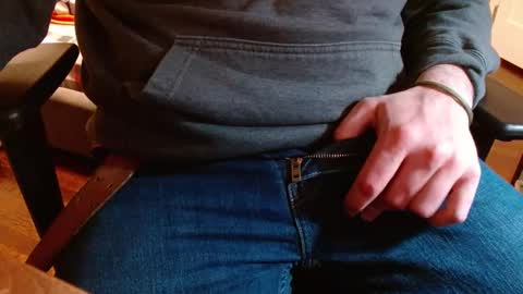 Snapshot of arrrr3 chatting on 12.10.24 arrrr3 online show from 12.10.24