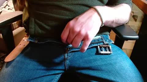 Snapshot of arrrr3 chatting on 12.26.24 arrrr3 online show from 12.26.24