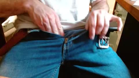 Snapshot of arrrr3 chatting on 09.28.25 arrrr3 online show from 09.28.25