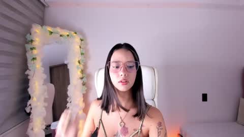 Lia Rose online show from 02.17.25