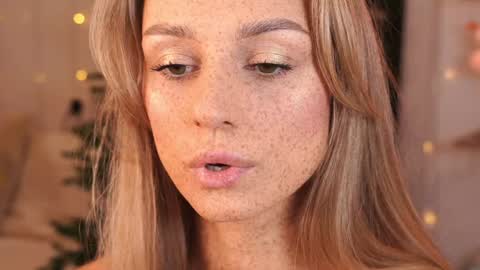 Snapshot of artease chatting on 12.22.24 Arti Next Streams - online show from 12.22.24