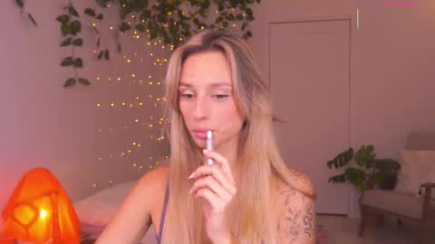 Snapshot of artease chatting on 11.08.25 Arti Next Streams - online show from 11.08.25