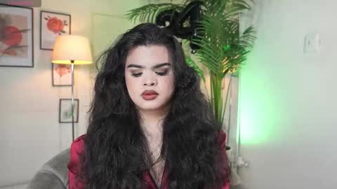 Chloe  online show from 11.05.25