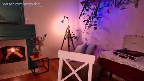 Snapshot of artexcite_ chatting on 02.25.25 Lina online show from 02.25.25
