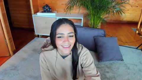 Linda  independent model artgeea online show from 03.07.25
