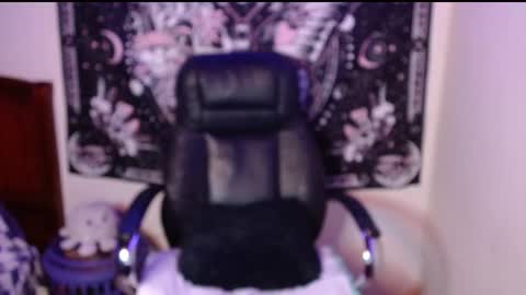 dafnee online show from 12.14.25