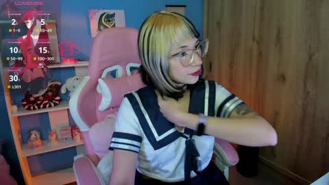 Snapshot of artic_love chatting on 02.06.25 Lenna online show from 02.06.25
