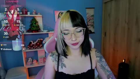 Snapshot of artic_love chatting on 02.27.25 Lenna online show from 02.27.25