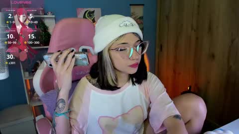 Snapshot of artic_love chatting on 03.07.25 Lenna online show from 03.07.25