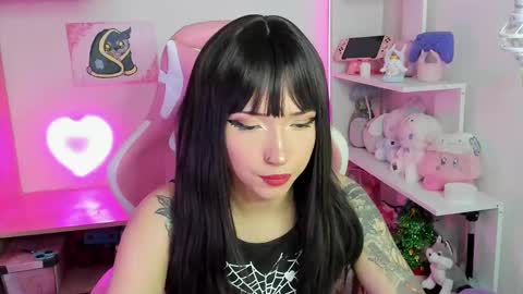 Snapshot of artic_love chatting on 10.08.25 Lenna online show from 10.08.25