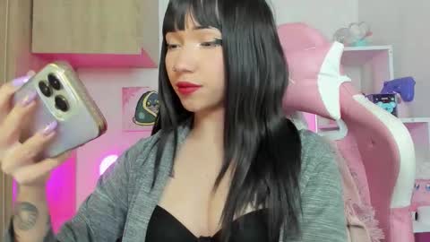 Snapshot of artic_love chatting on 10.24.25 Lenna online show from 10.24.25