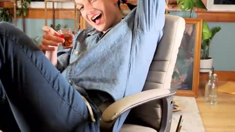 Artie Paints online show from 03.08.25