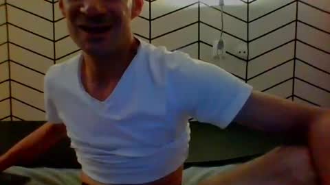 Snapshot of artii_sperm_shot chatting on 08.08.26 artii_sperm_shot online show from 08.08.26