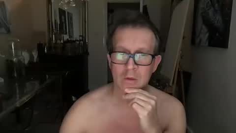 Snapshot of artisterotic chatting on 01.26.25 artisterotic online show from 01.26.25