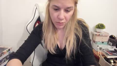 MIA online show from 02.12.25