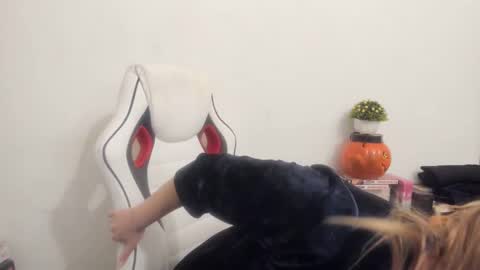 MIA online show from 02.21.25