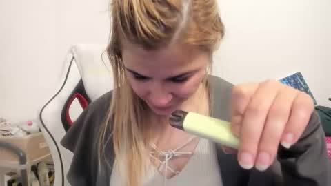 MIA online show from 10.19.25