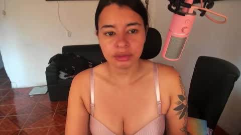 Arya Miller online show from 10.04.25