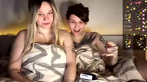 Arya brunett and Cassie blond online show from 12.10.24