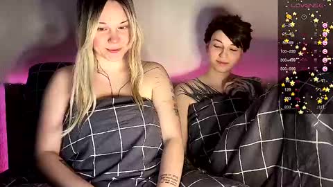 Arya brunett and Cassie blond online show from 12.16.24
