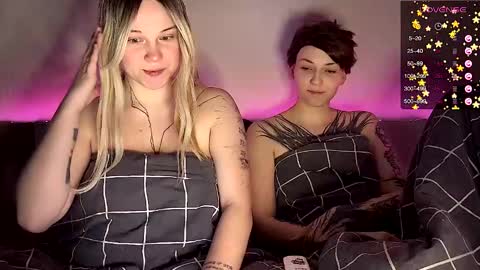 Arya brunett and Cassie blond online show from 12.26.24