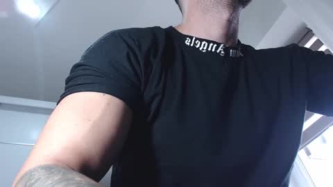 Snapshot of aryanaian1 chatting on 11.05.25 AryanAian1 online show from 11.05.25