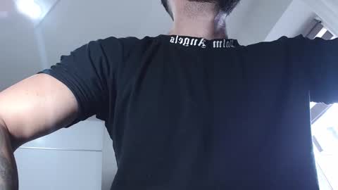 Snapshot of aryanaian1 chatting on 11.06.25 AryanAian1 online show from 11.06.25