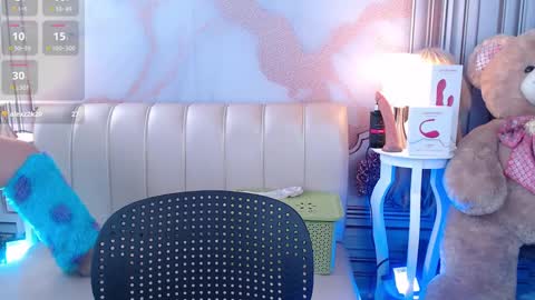 Snapshot of arybutty chatting on 03.01.25 Ary online show from 03.01.25