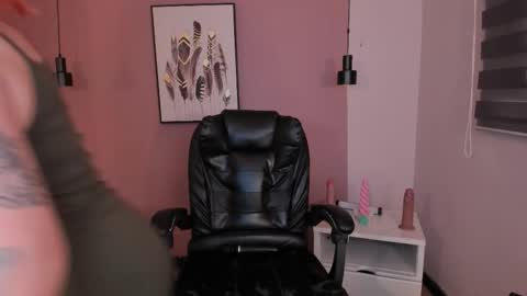 Asami  online show from 10.25.25